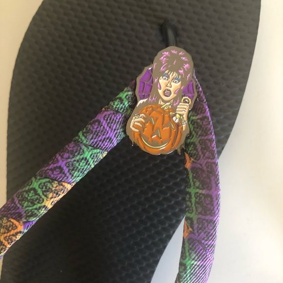 Old Navy Elvira Flip Flops 9 - Picture 5 of 6